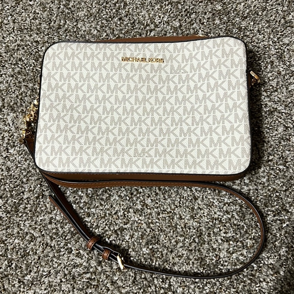 Michael Kors crossbody purse